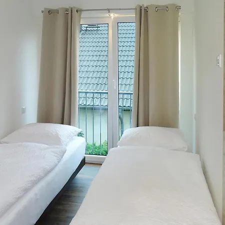 Haus 9 *